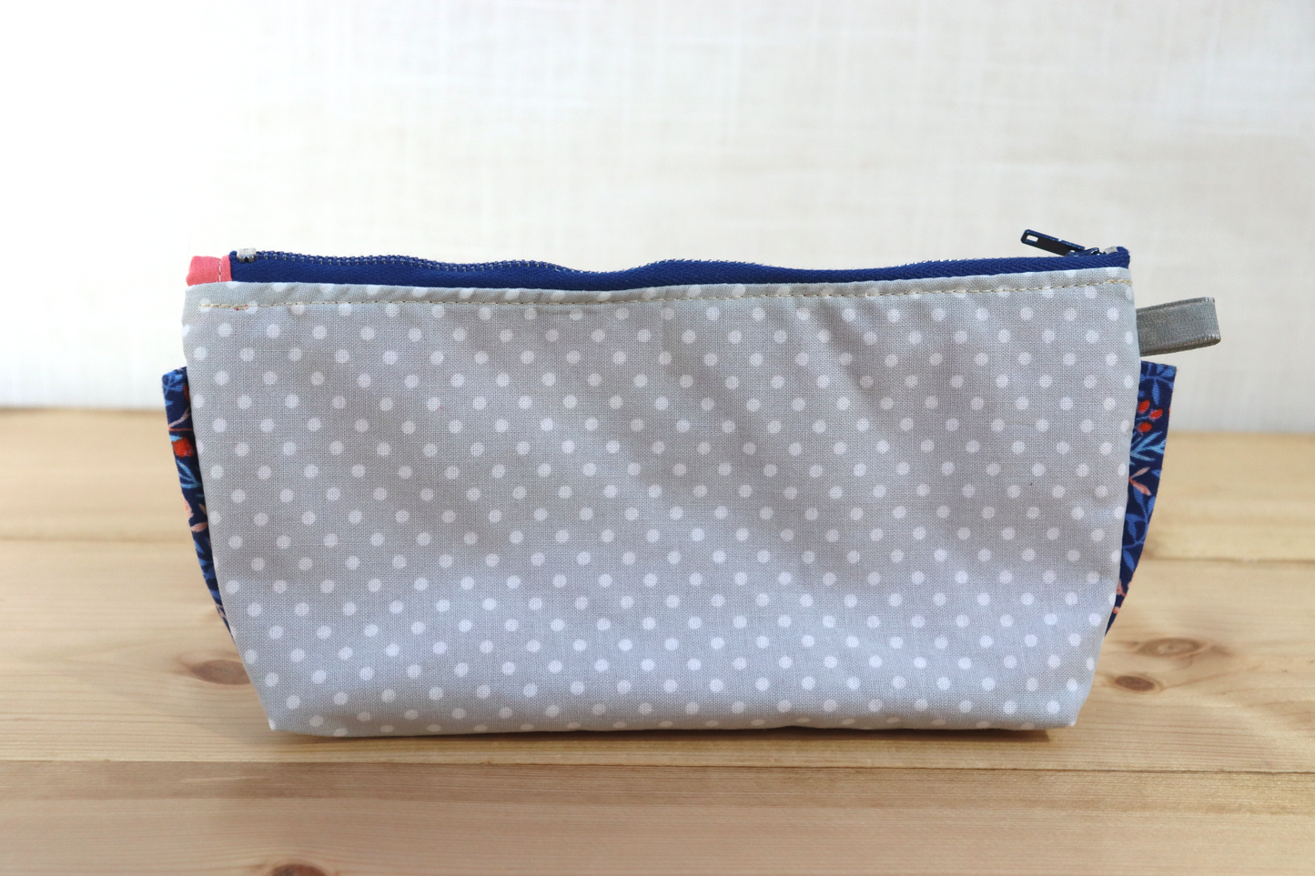 Zipper Pouch Bag - Embroidery Doing Gray