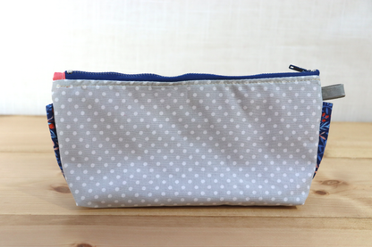 Zipper Pouch Bag - Embroidery Doing Gray