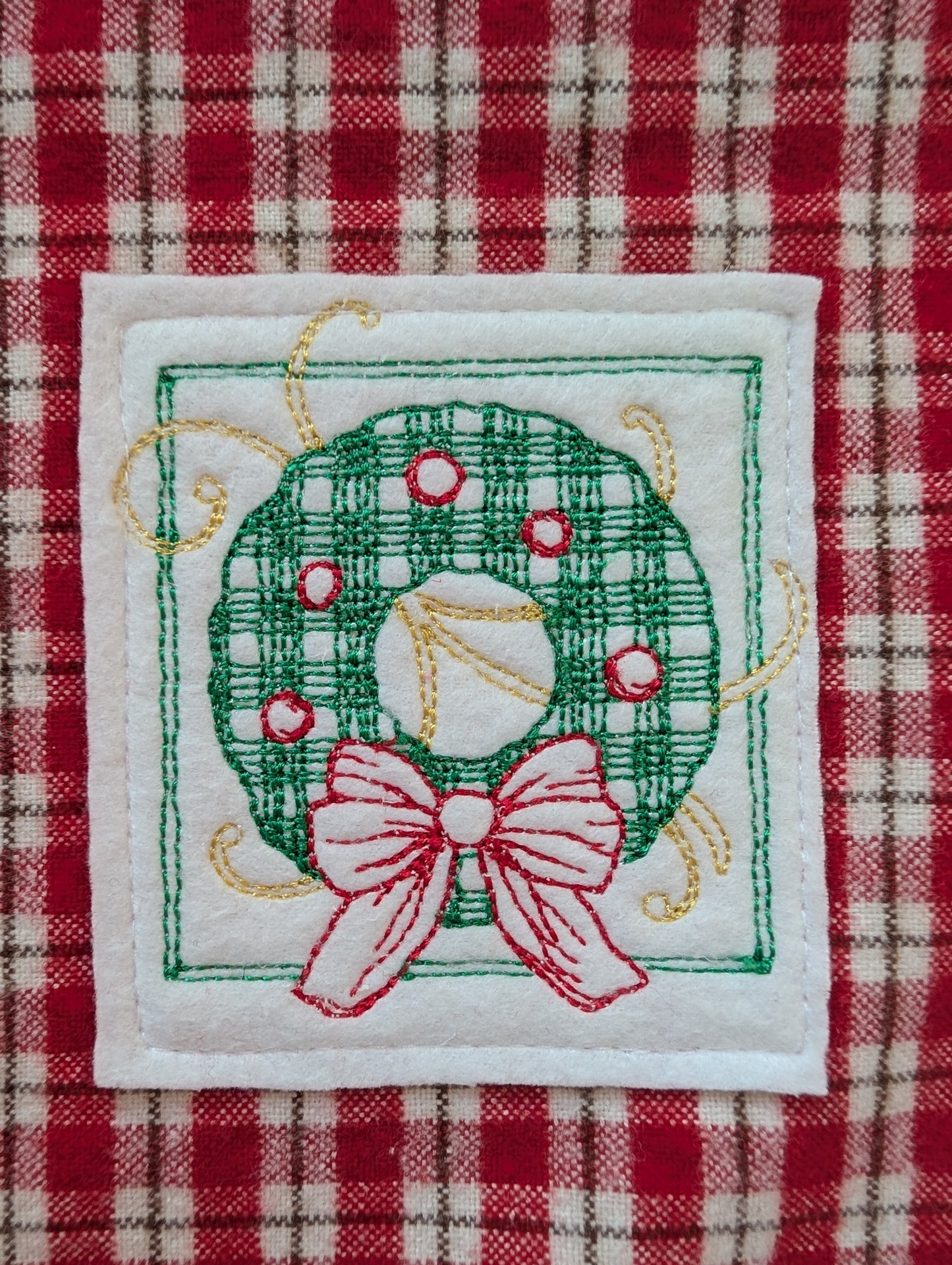 Table Runner Christmas Wreath Embroidery Red Trim