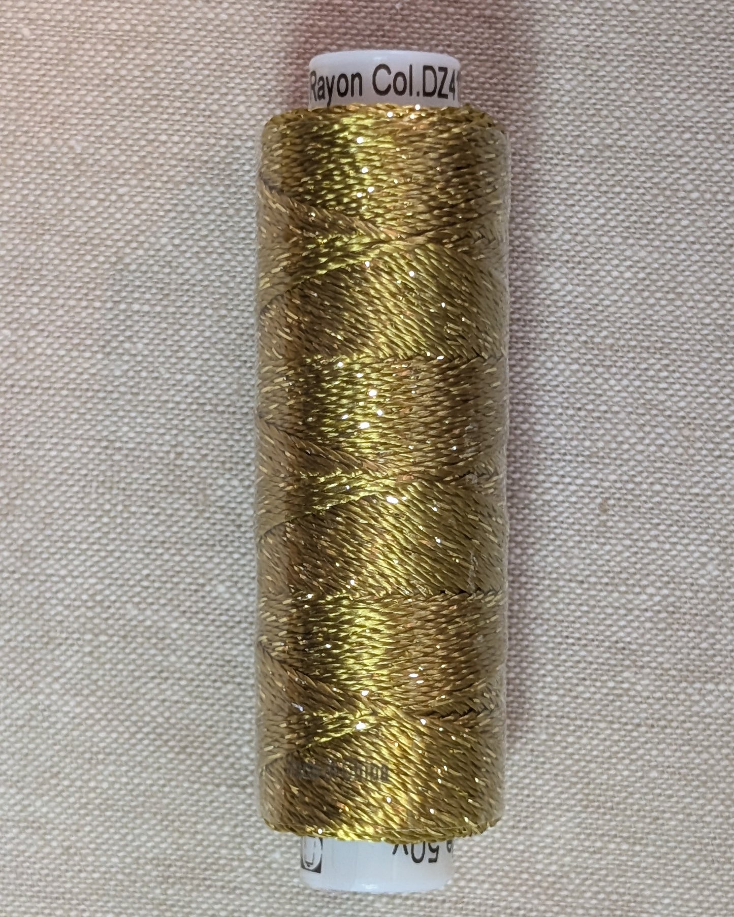 WonderFil Dazzle 8wt Rayon with Metallic Thread, Sue Spargo Coll. - Golden Oliver SSDZS4120