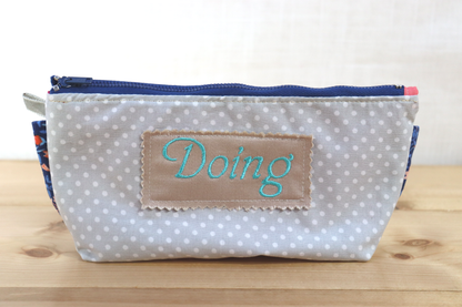 Zipper Pouch Bag - Embroidery Doing Gray