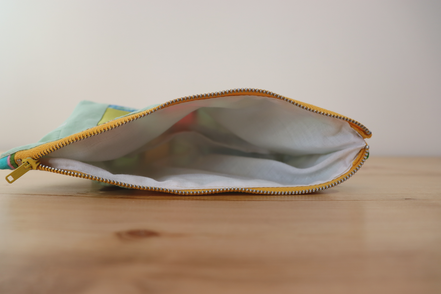 Zipper Pouch Bag - Green